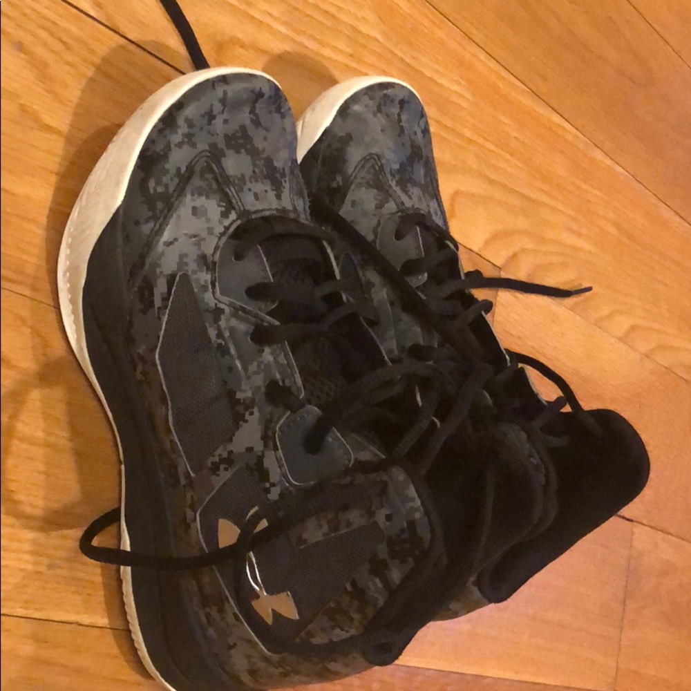 Underarmour basketball shoes -boys